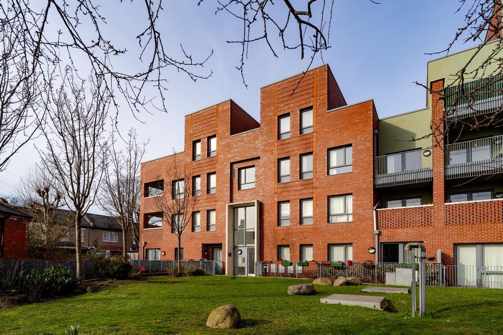 3 bedroom Flat for sale