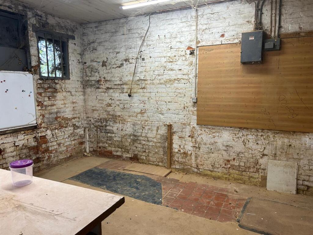 WhatsApp Image 2025-03-06 at 14.05.14_2dda8840.jpg