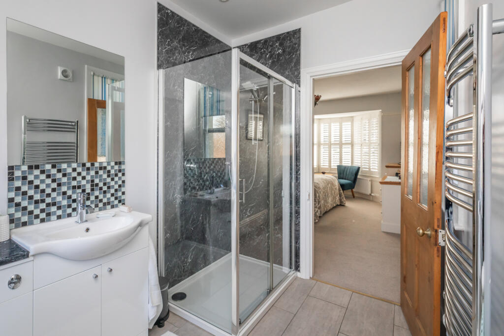 En Suite Shower Room
