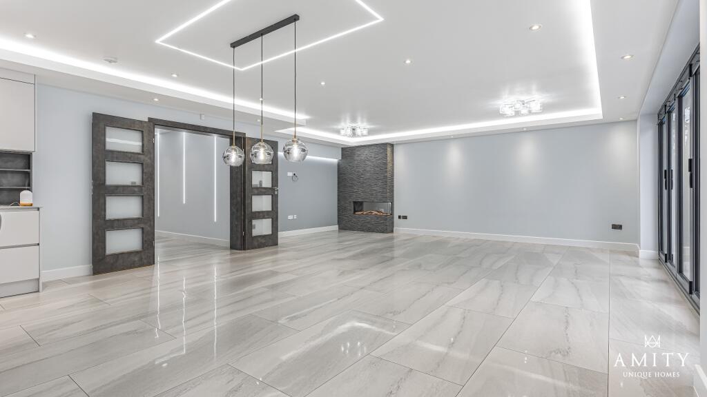 Kitchen/Living Area