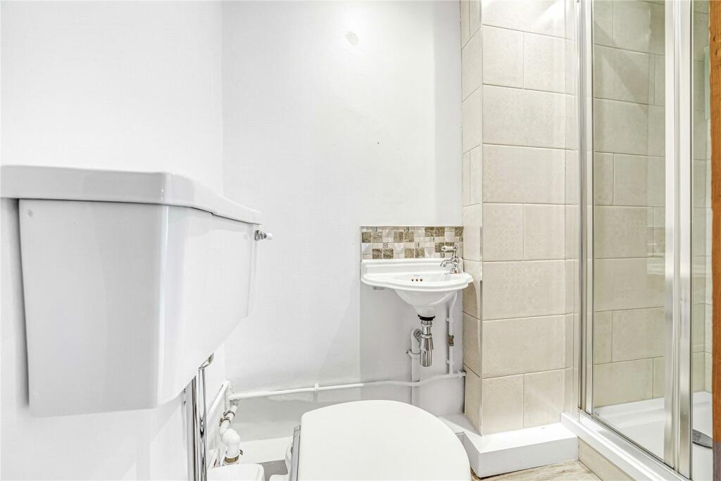 Ff Shower Room
