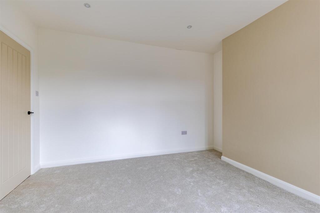 Reception Room-3.jpg