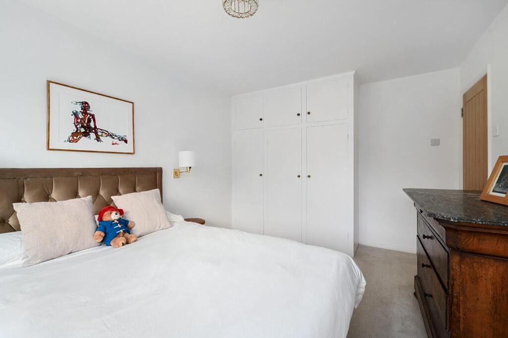 66 woodland ct bn3 (18).jpg