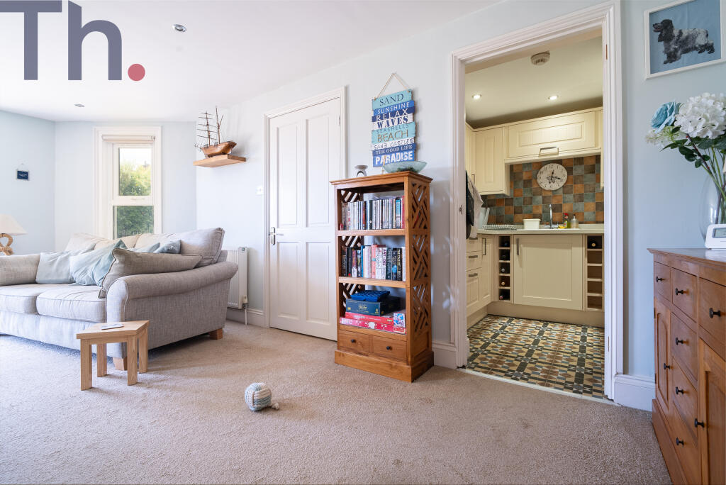 Lounge &amp; Kitchen