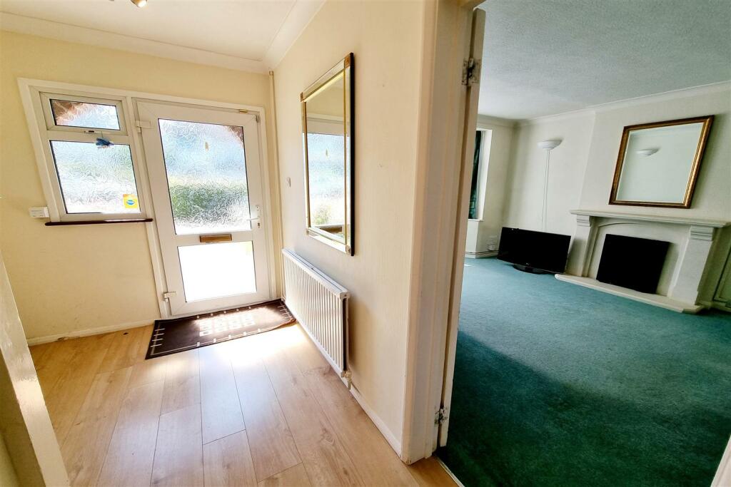ENTRANCE HALL: PIC. 2