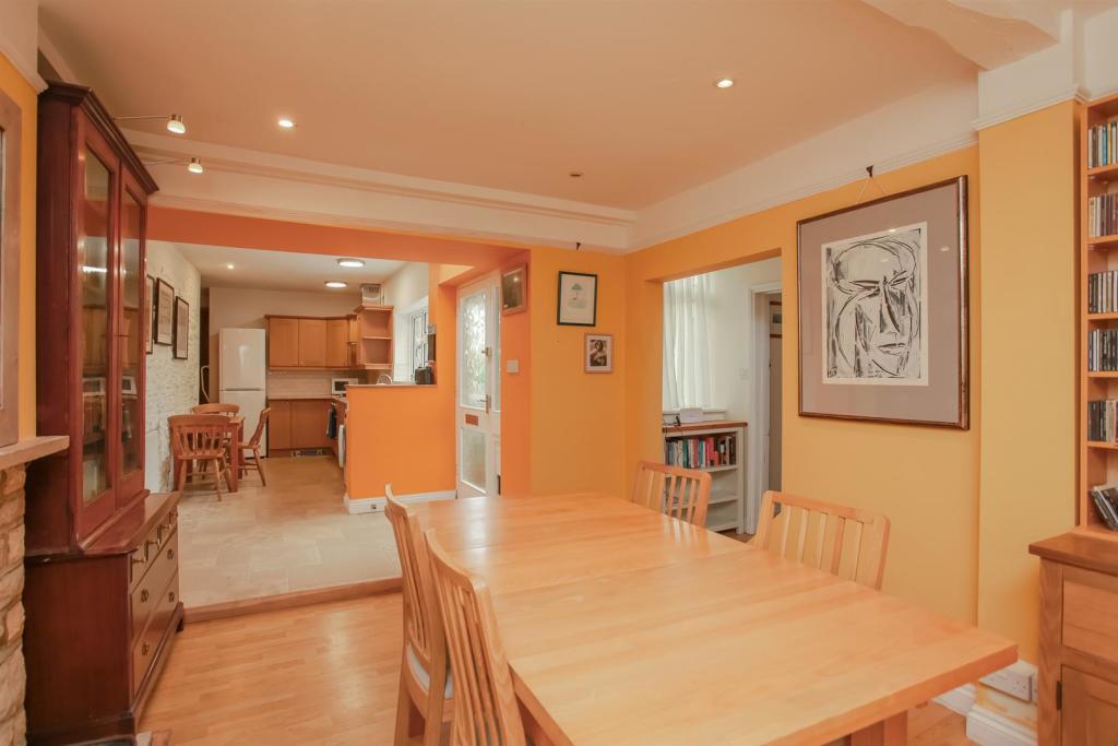 2 Church Street kitchen diner.jpg