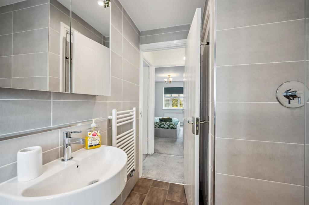 Shower Room - sink.jpg