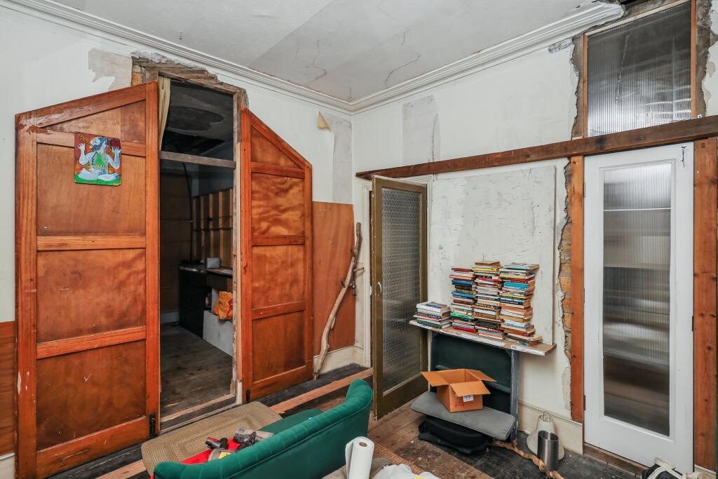 27 Colne Road, Clapton, London, E5 0HR