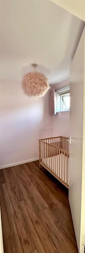 SMALL ROOM.jpg