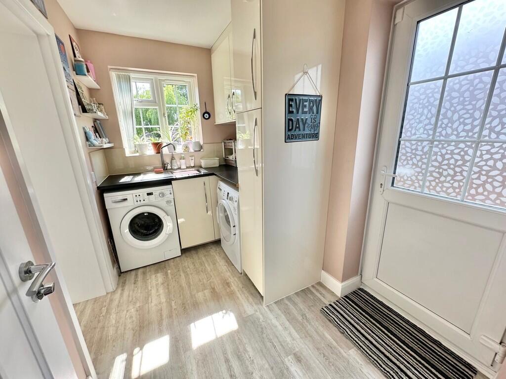 IMG-20250520-WA00...