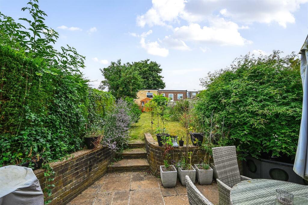 17 Sefton road, bn41 (1).jpg