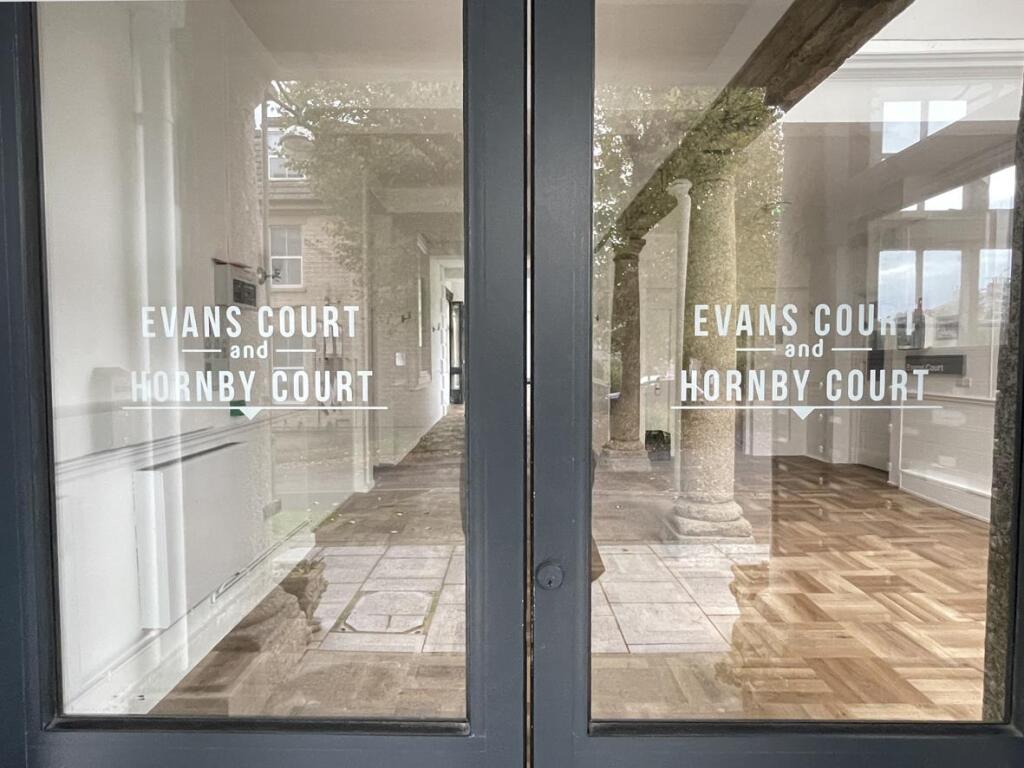 Evans Court 1a, Craigie Drive Entrance.jpg