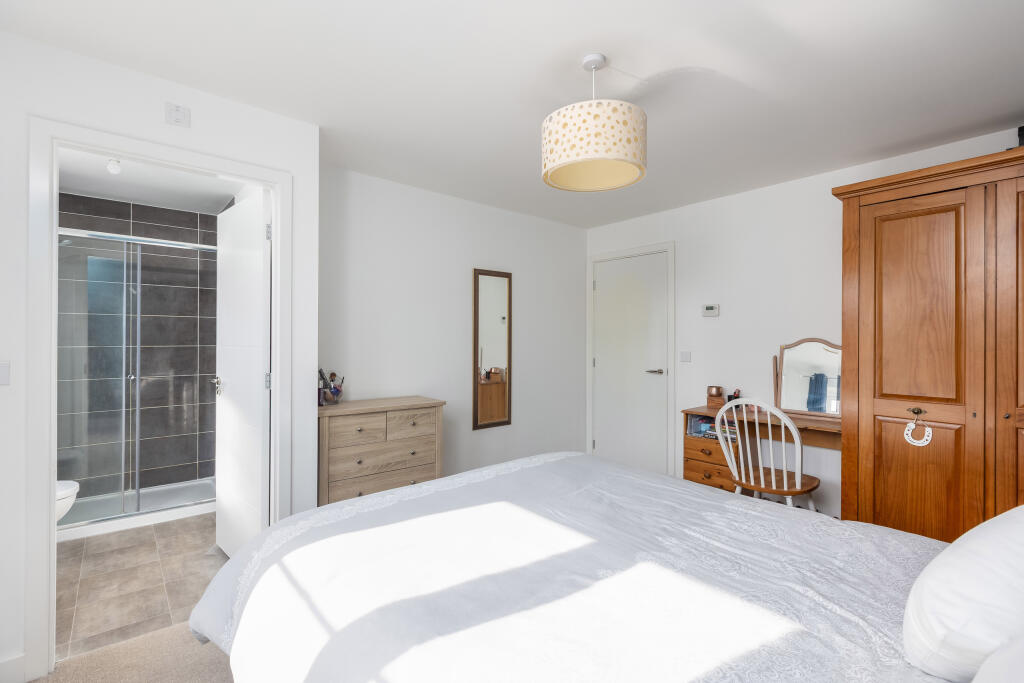 Holly Drive 12 Bedroom 1-2