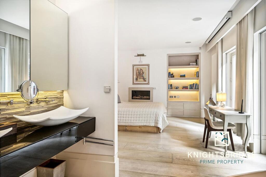 20 Adams Row (10).jpg