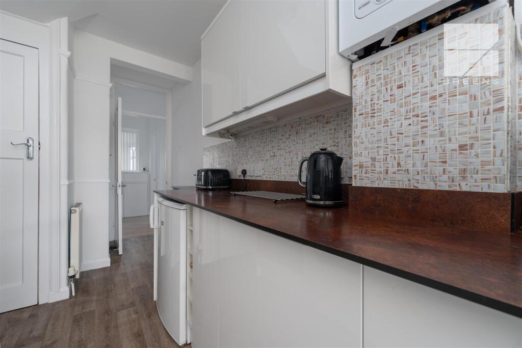 32 Suffield Road_0026.jpg