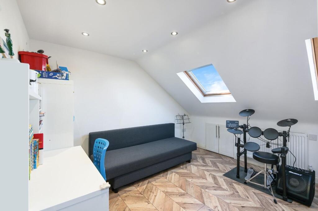 MATLOCK CRESENT (20).jpg