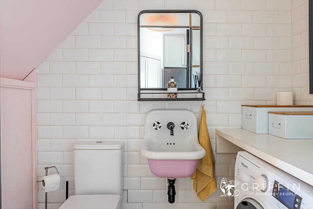 Toilet &amp; Utility