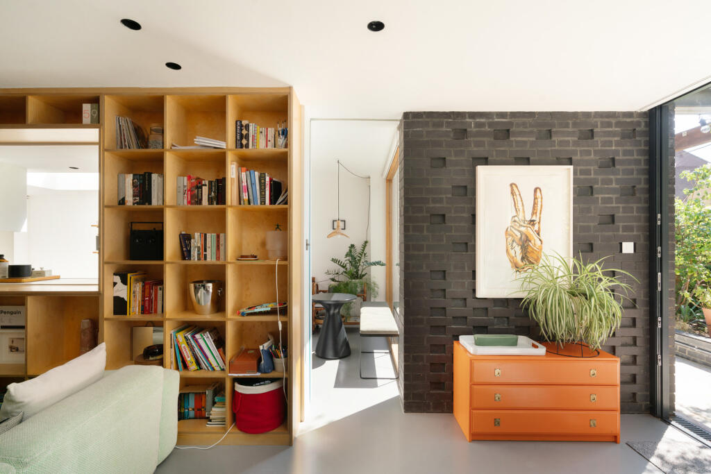 296425 - ALBION-DRIVE-2025-05.jpg