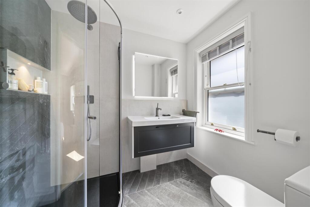 Brackley KT10-006.jpg