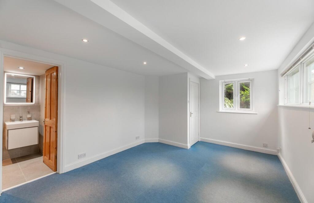 Bedroom and ensuite.jpg