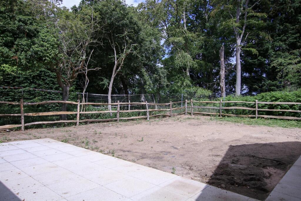 plot 7 rear.jpg
