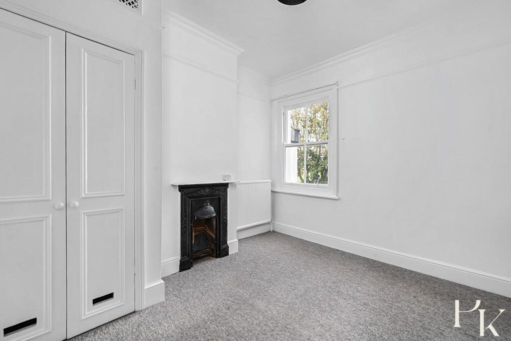 17 Marine Avenue BN3 (15).jpg