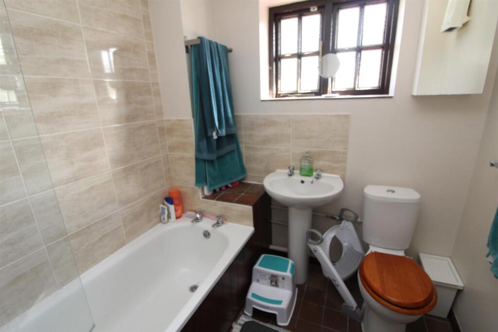 Bathroom.JPG