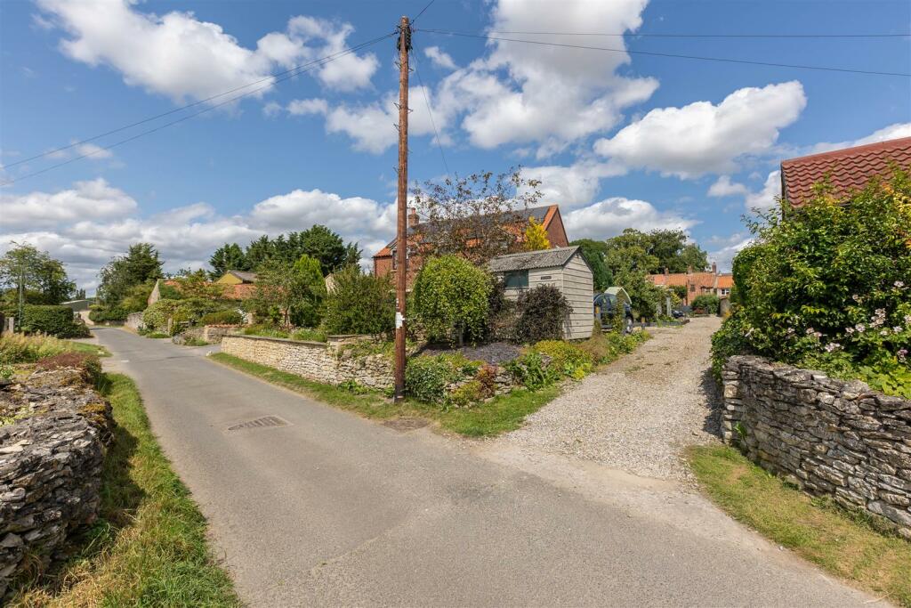 Kays Cottage External-19.jpg