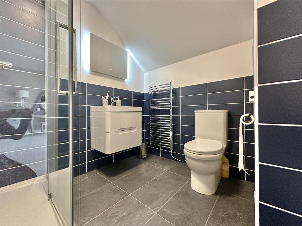 En Suite Shower Room