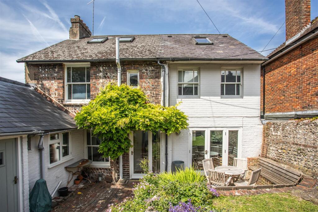 18 Eastport Lane-8.jpg