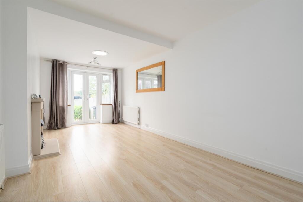 92 Sandgate Road_4.jpg