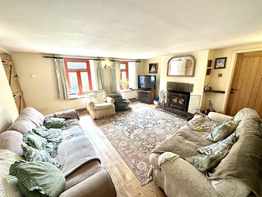 SITTING ROOM