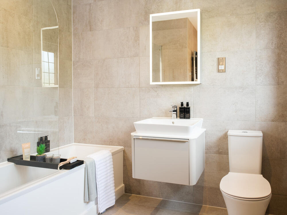 The Henley - Bathroom