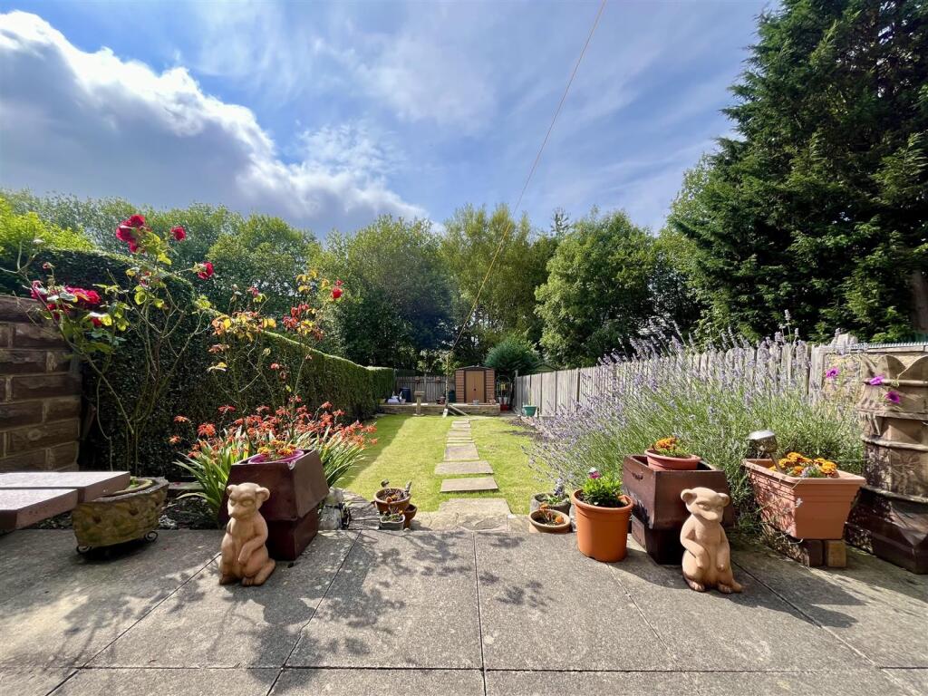 Bramleys Estate Agents - Thorn View - Elland (11).