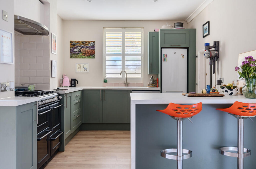 1305552-15-684895...