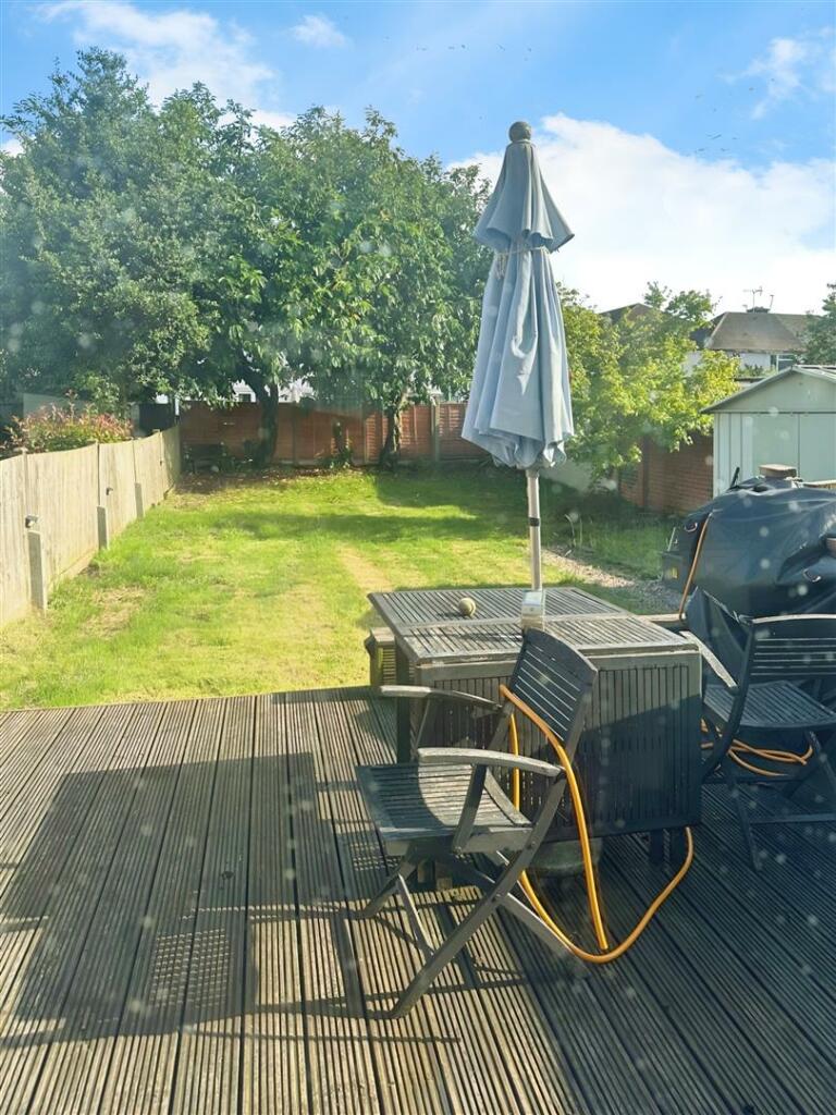 555e0ffd-garden.jpg