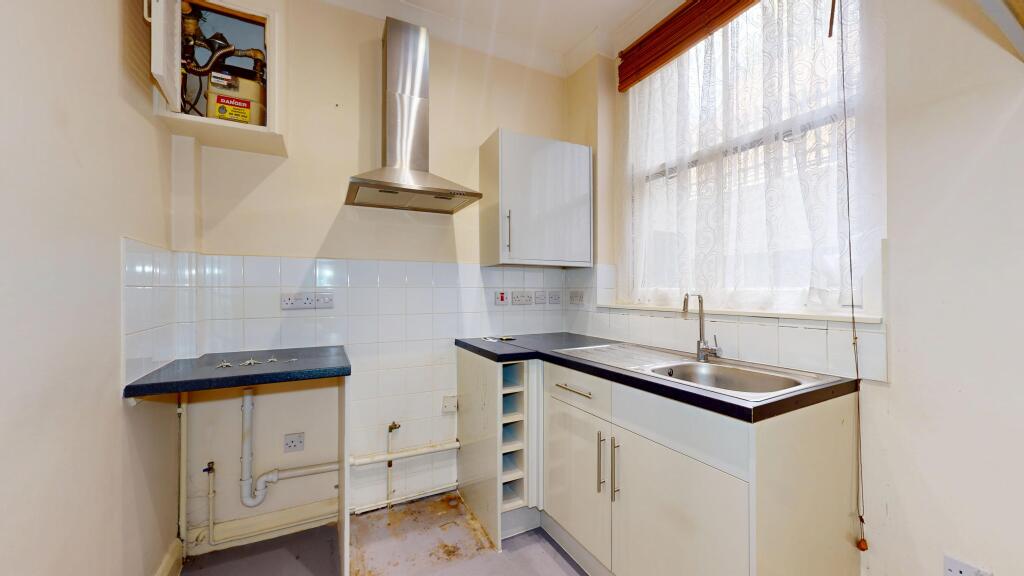 Flat A, 16 Hedgegate, Powis Terrace, Notting Hill, London, W11 1JD
