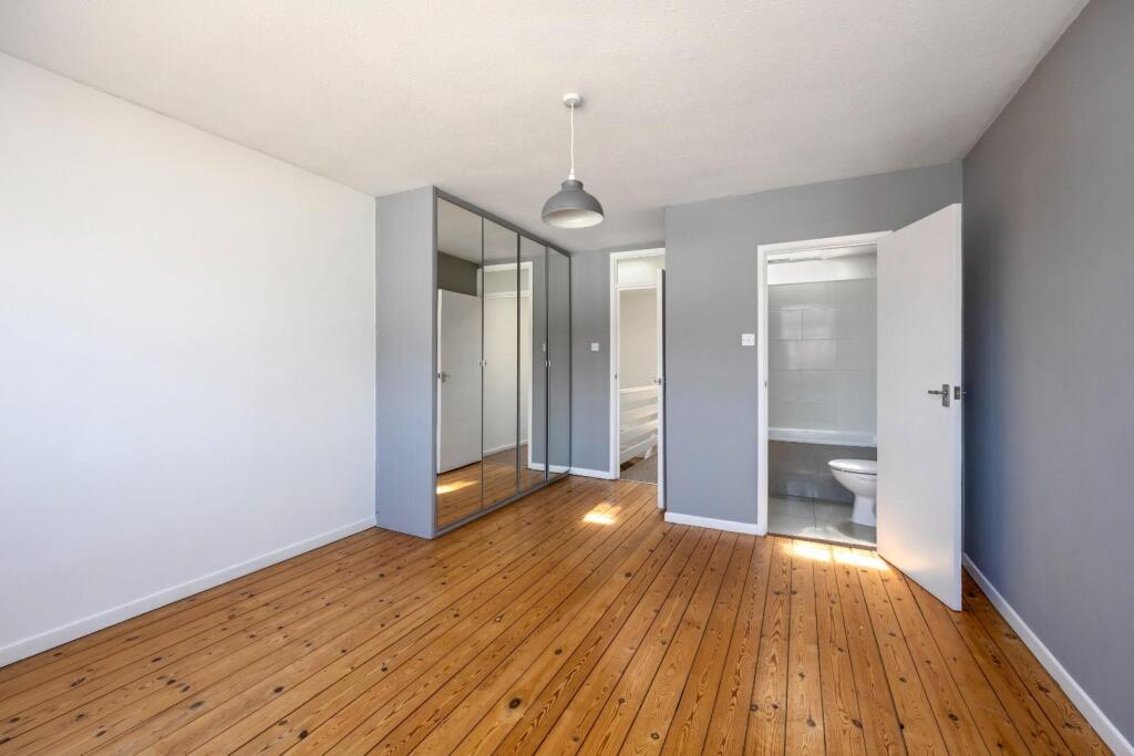 Harbour Way, 200-002.JPG