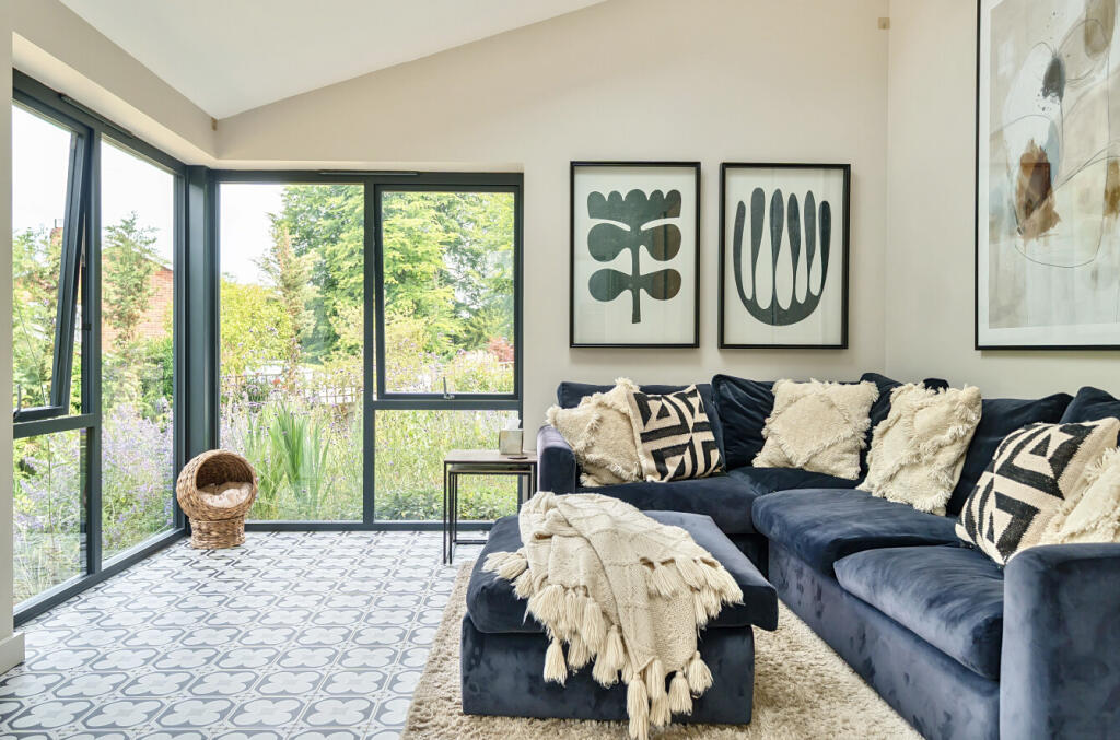 1310935-13-685c44...