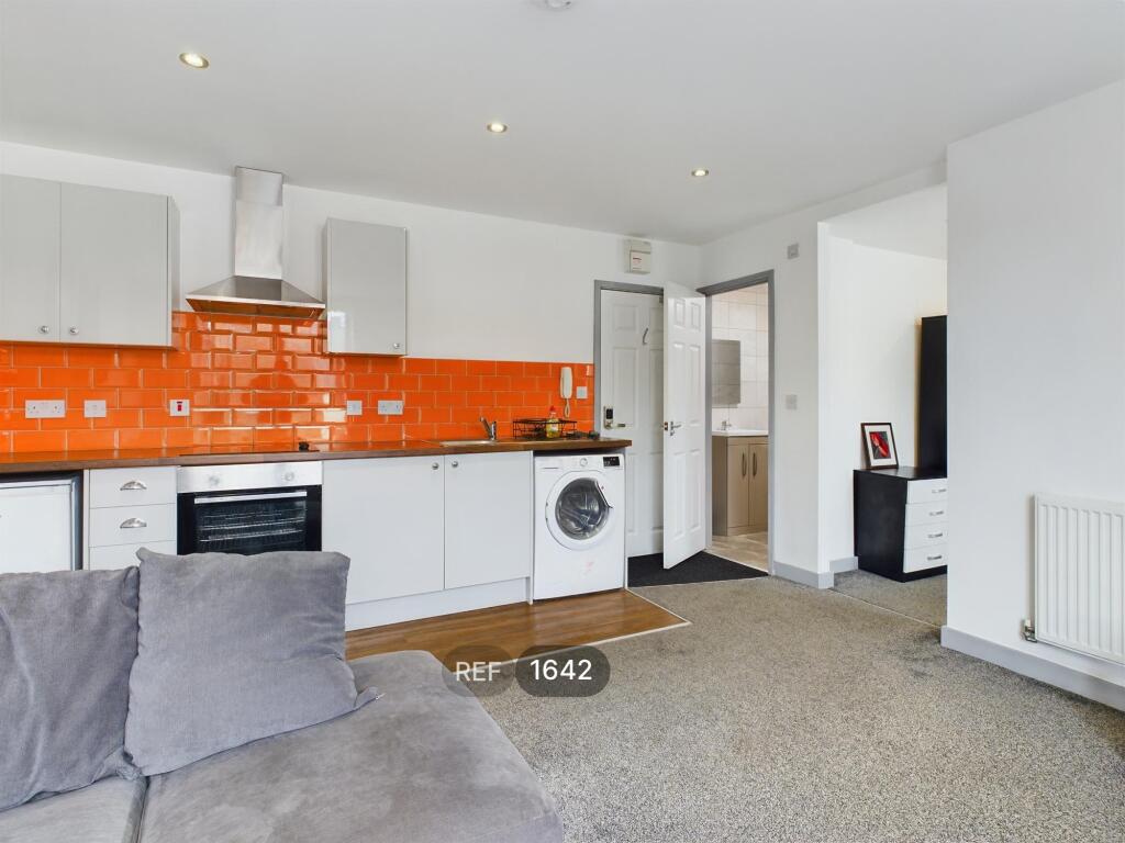 Kitchen &amp; Living area