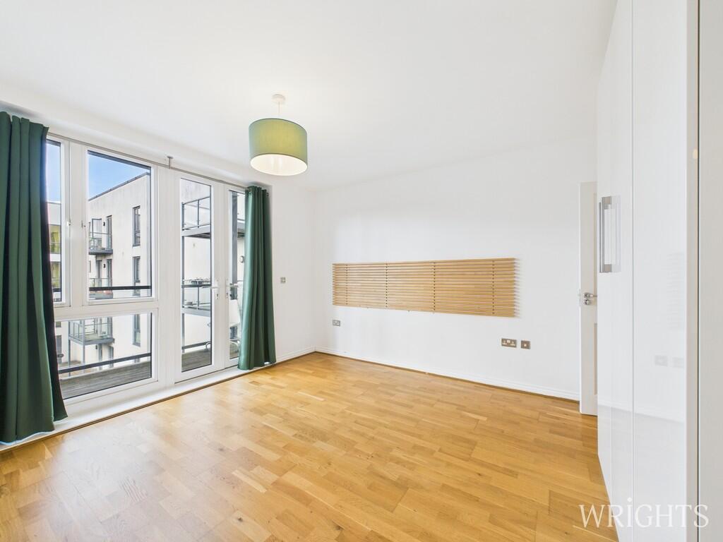 CAM02796G0-PR0504...