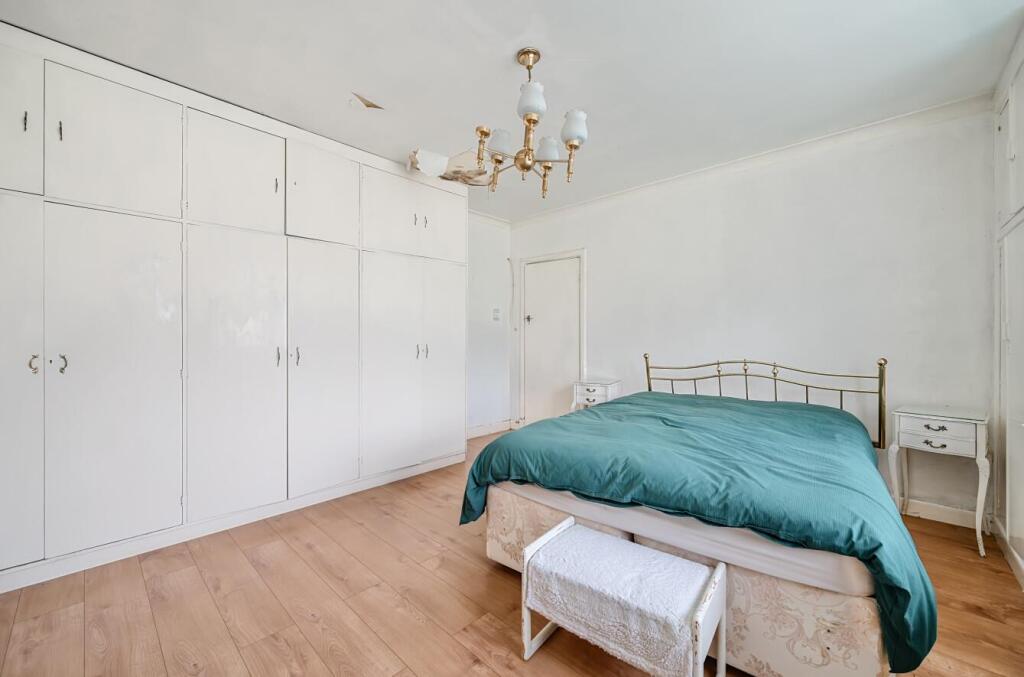 Davidson Frost-Wellings, DFW, Brockley Ave, Bedroo