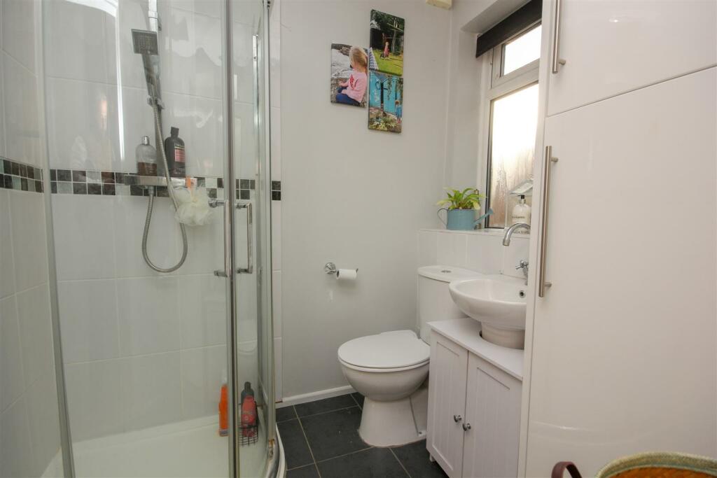 Shower room.jpg