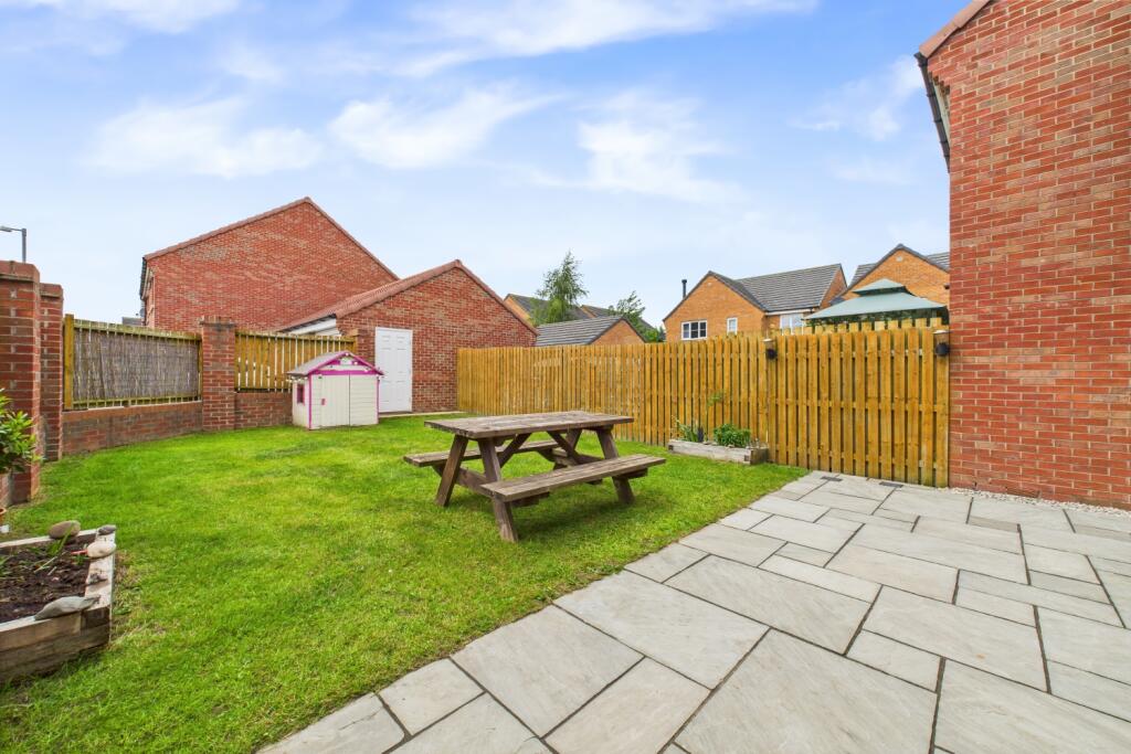 CAM03162G0-PR0277-STILL026