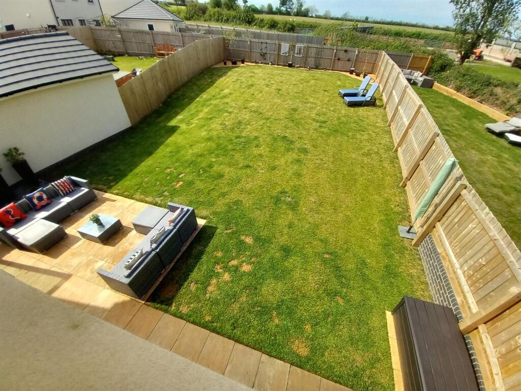 14 Cross Park gdn.jpg