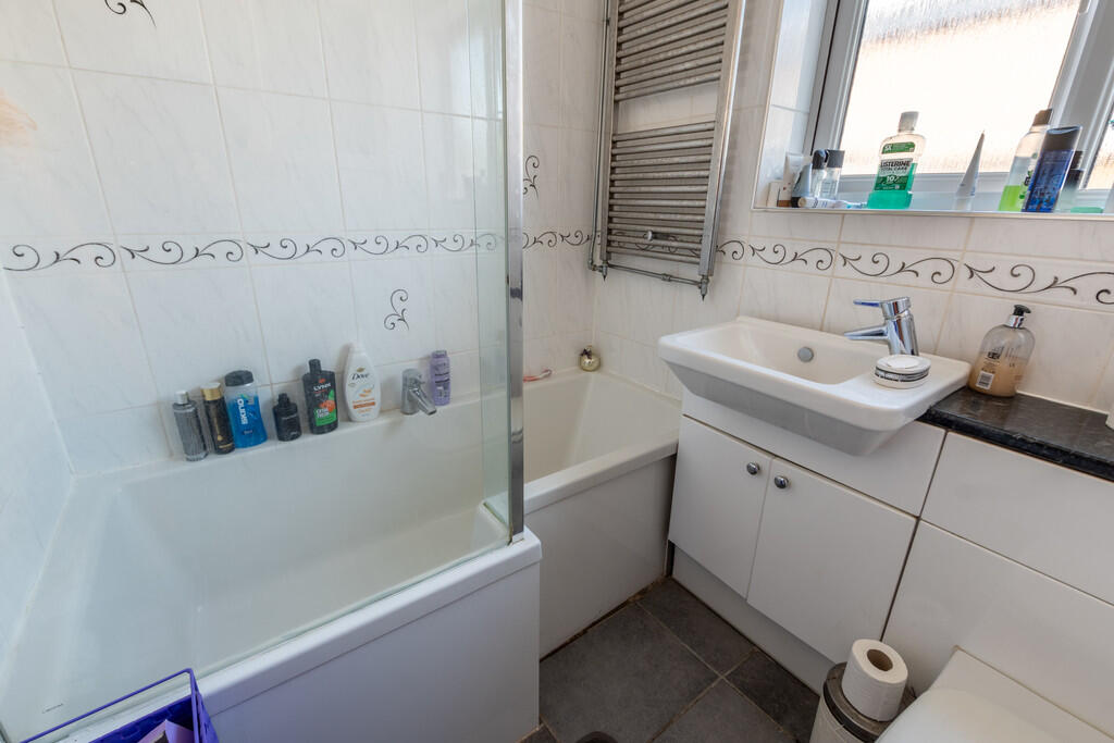 25 Oakleigh Road-...