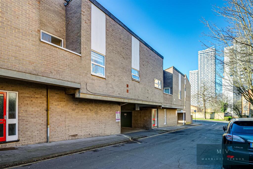 St. Clairs Road 45 MV-11.jpg