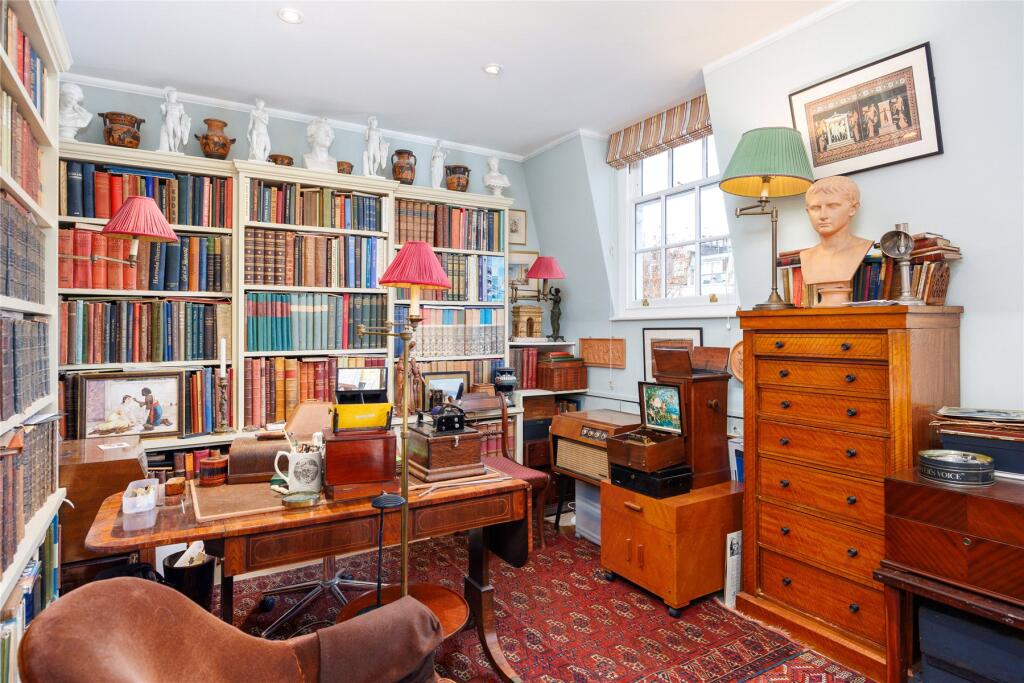 Bedroom/Study