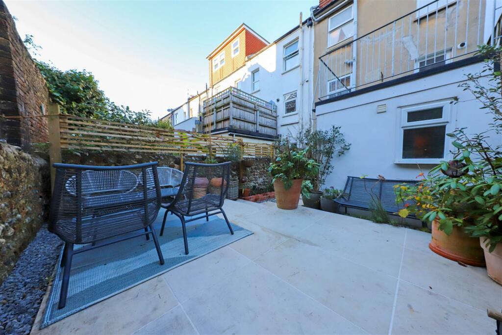 nicholas james cowper st garden 2.jpg