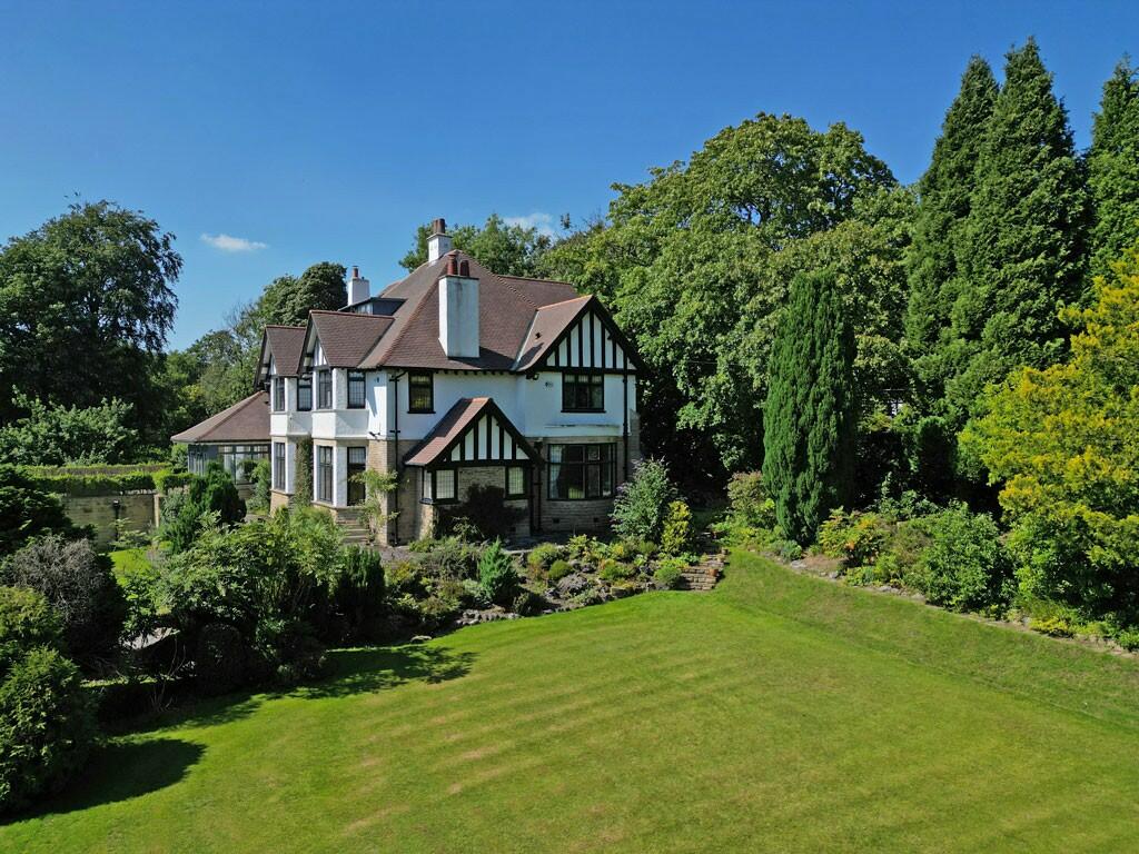 Garden to house